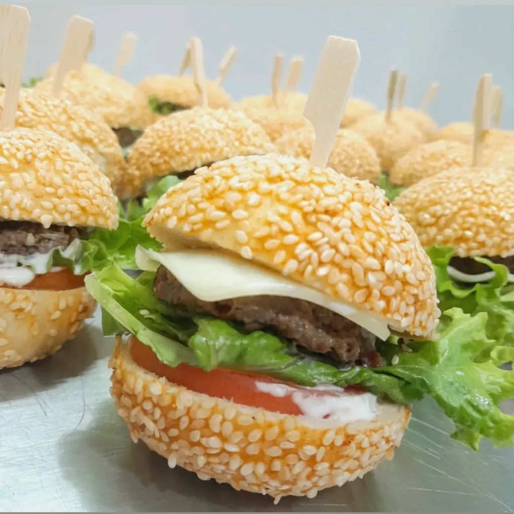 Mini Hambúrguer - Pão Cervejinha